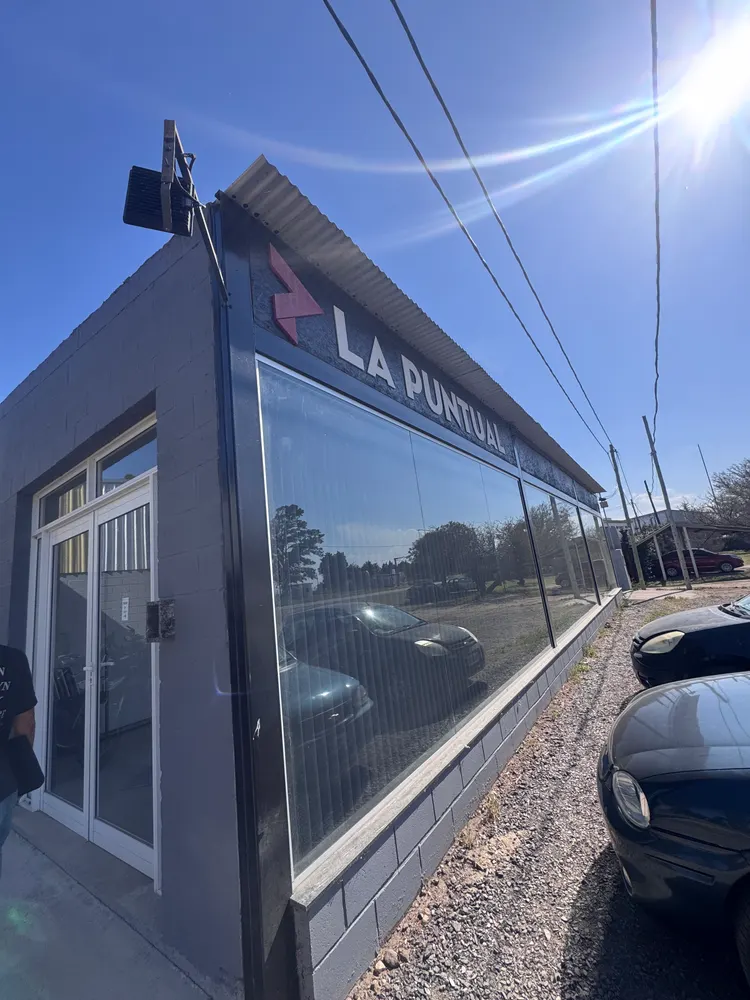 La oficina de La Puntual en Tancacha, con su cartel
